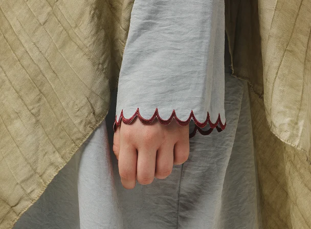 How texture, softness, and movement shape the Isla Abaya.